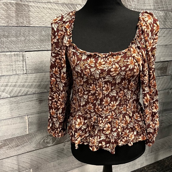 American Eagle top - Picture 2 of 2